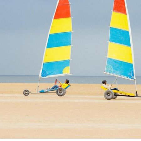 Le Riva Plage Appartement Ouistreham Exteriör bild
